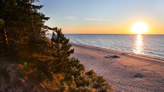 Łukęcin, zachód słońca na plaży