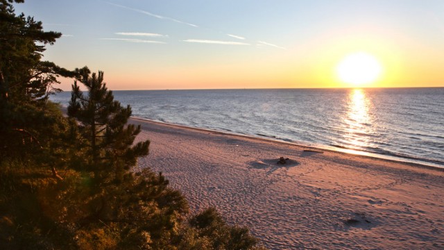 Łukęcin, zachód słońca na plaży