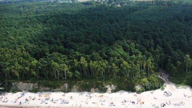 Foto lotnicze plaży w Łukęcinie