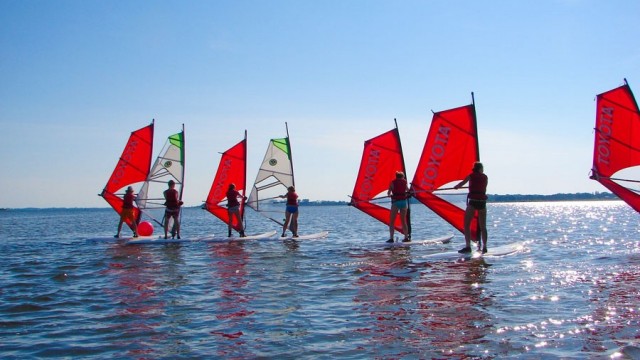 Szkoła Windsurfingu i wypożyczalnia sprzętu