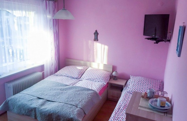 Pokoje Gościnne PRZY PARKU