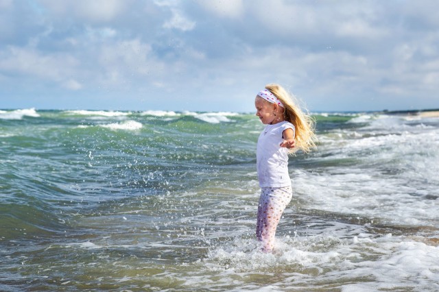 Bałtyk z dziećmi poza sezonem – najpiękniejsze trasy rowerowe i rodzinne atrakcje nad morzem