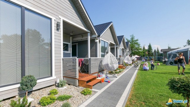 SKANDYNAWIA - Domki i Apartamenty z basenem