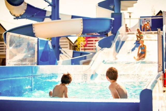 HOLIDAY PARK & RESORT