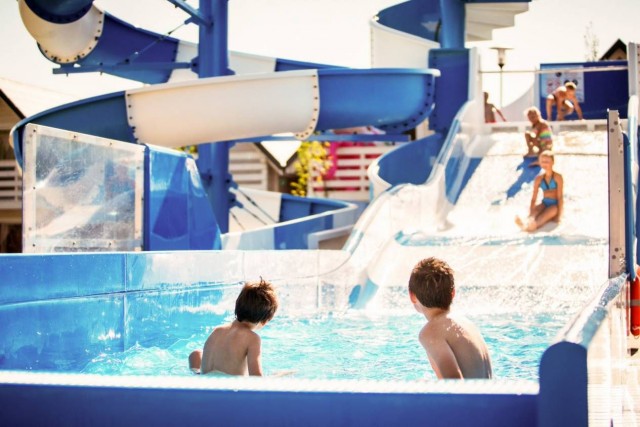 HOLIDAY PARK & RESORT