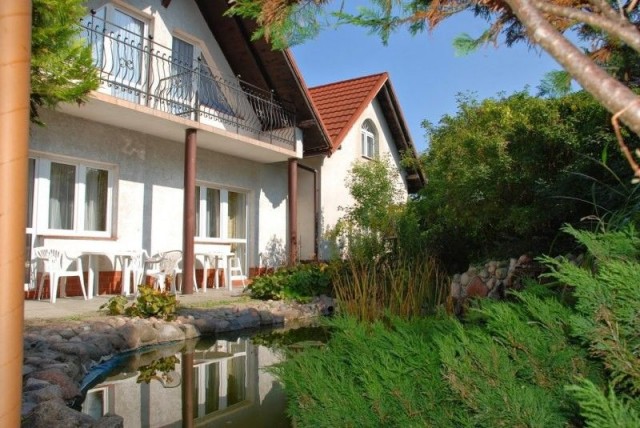 POD BOCIANIM GNIAZDEM