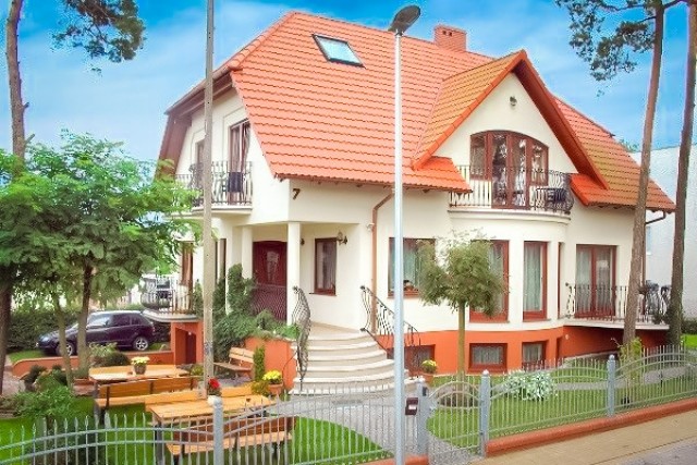 BIAŁY DOMEK
